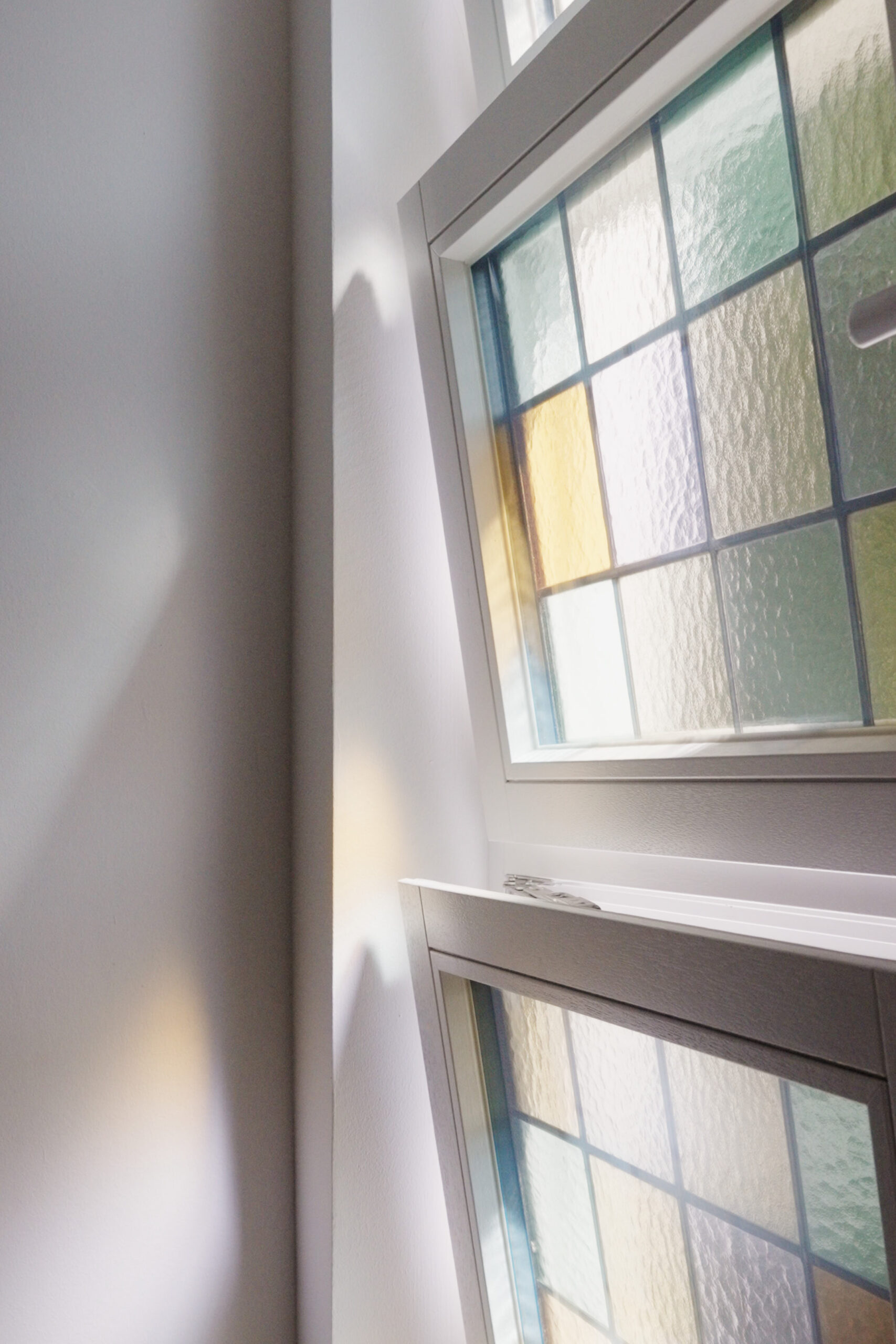 Sanierung Einfamilienhaus Düsseldorf, Buntglas, Denkmalschutz, Lisa Winklhofer Architektur